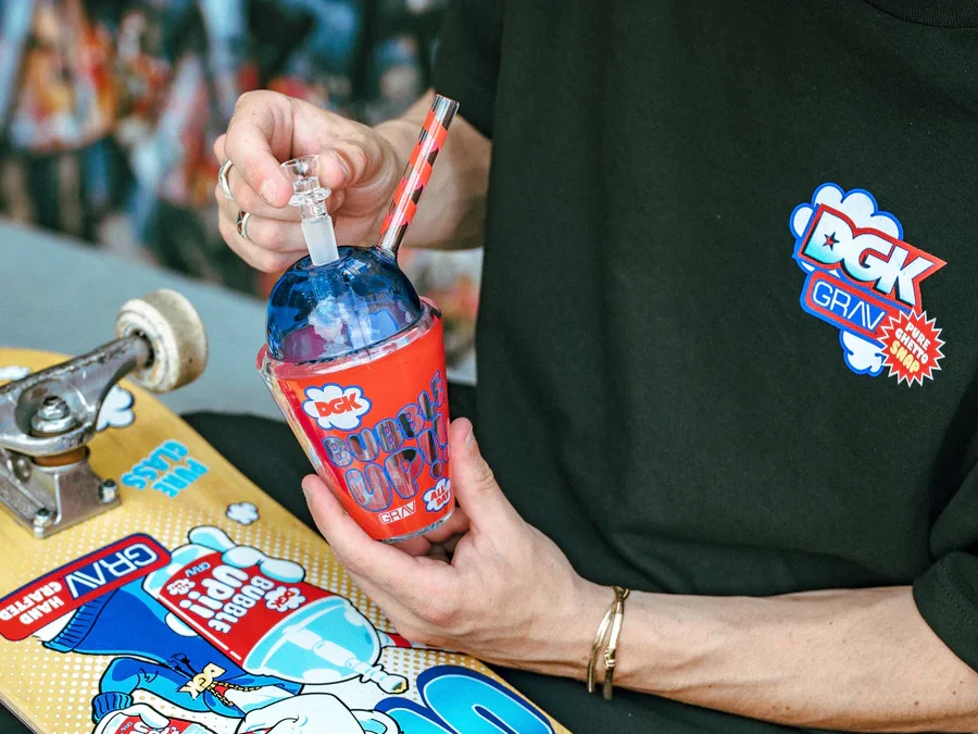 Bleiben dem Schmutz einen Schritt voraus: Halten Sie Ihre Bong sauber.